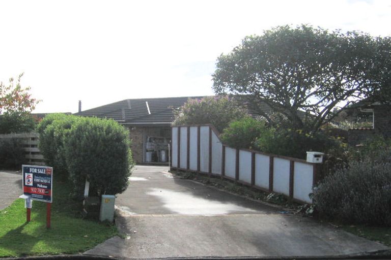 Photo of property in 10 Arthur Grove, Waikanae, 5036