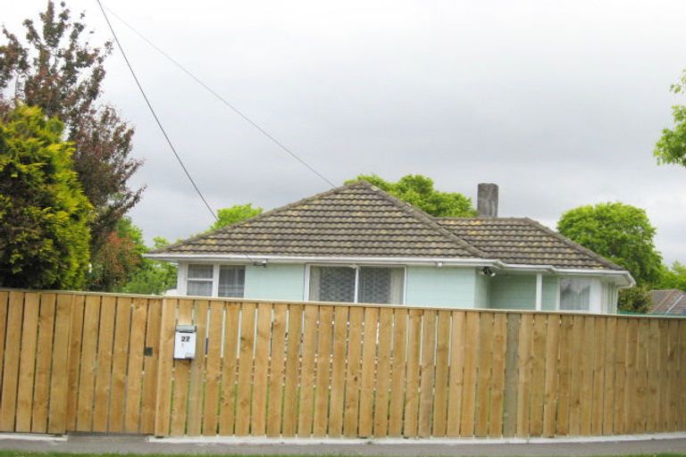 Photo of property in 27 Flay Crescent, Burnside, Christchurch, 8053