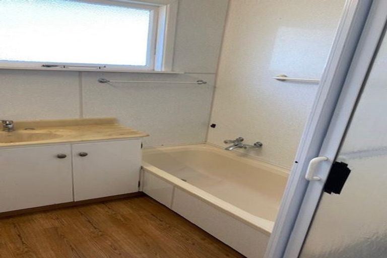 Photo of property in 42 Grimseys Road, Redwood, Christchurch, 8051