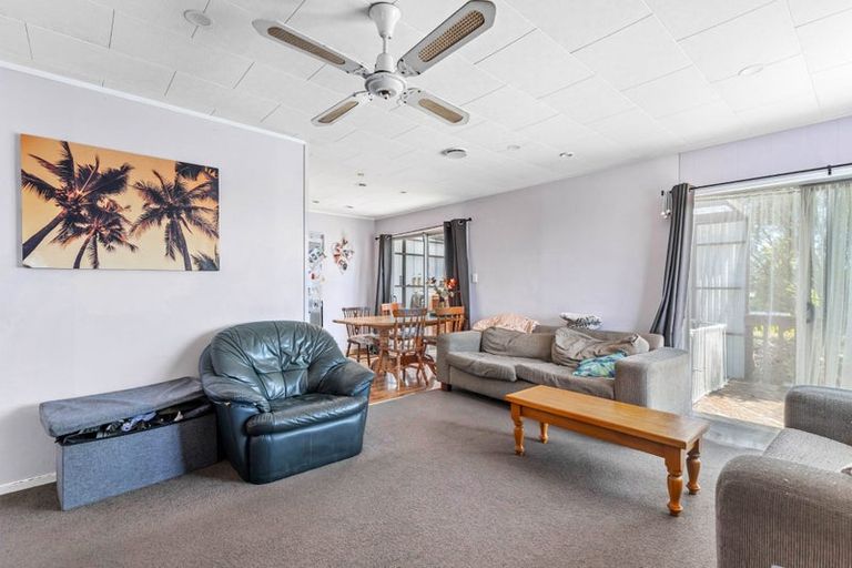 Photo of property in 60 Forest Hill Road, Henderson, Auckland, 0612
