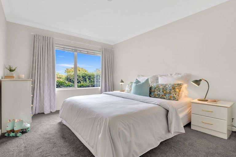 Photo of property in 9 Portofino Point, Karaka, Papakura, 2113