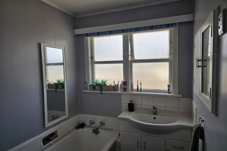 Photo of property in 2 Wavell Crescent, Lansdowne, Masterton, 5810