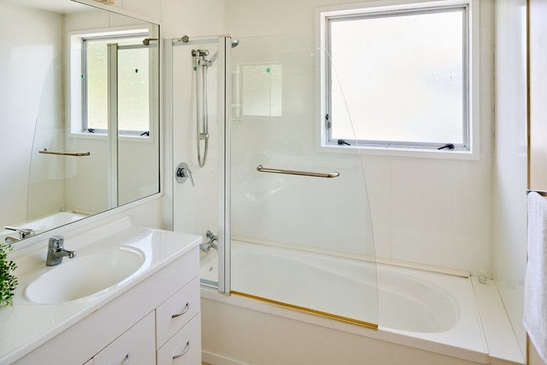 Photo of property in 52 Spinnaker Drive, Whitby, Porirua, 5024