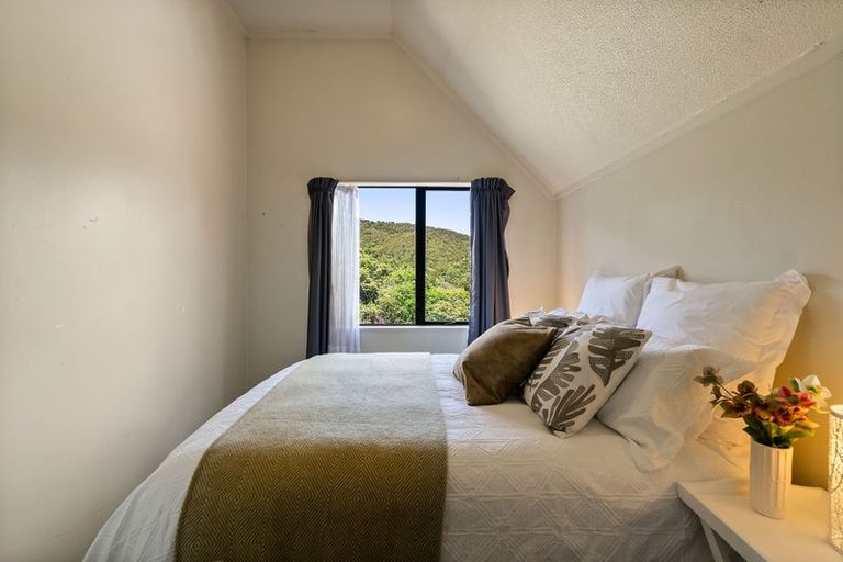 Photo of property in 14b Landsdowne Terrace, Karori, Wellington, 6012