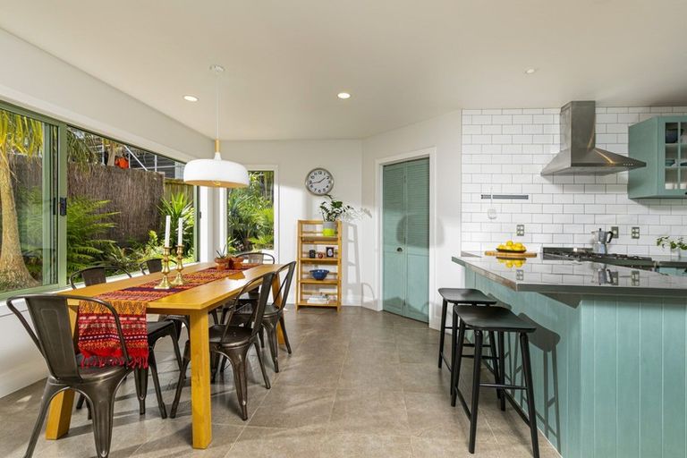 Photo of property in 2/305 Lake Road, Hauraki, Auckland, 0622