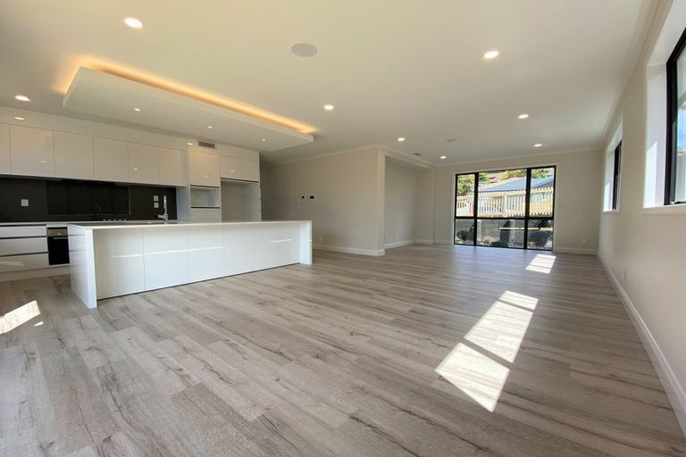 Photo of property in 53 Kewa Road, Albany Heights, Auckland, 0632