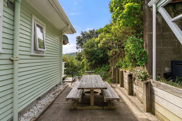 Photo of property in 16 Waru Street, Khandallah, Wellington, 6035
