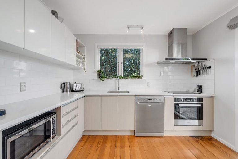 Photo of property in 2/12 Pandora Place, Pakuranga, Auckland, 2010