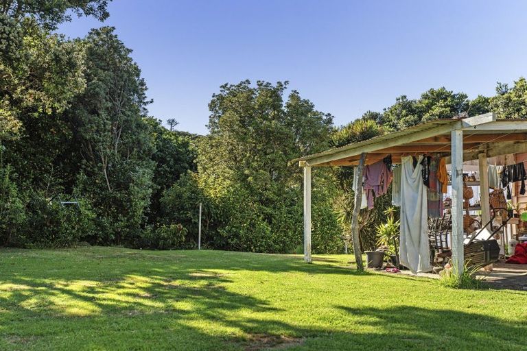 Photo of property in 6 Rangi Street, Mokau, 4376