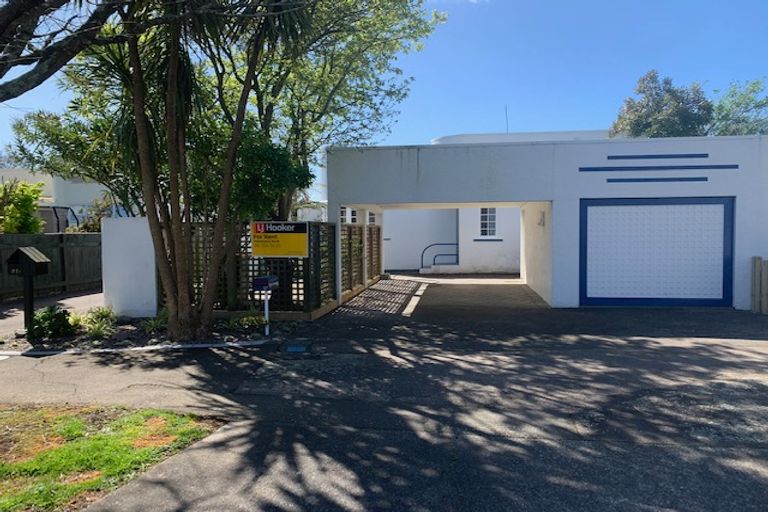 Photo of property in 27 Ake Ake Avenue, Hokowhitu, Palmerston North, 4410