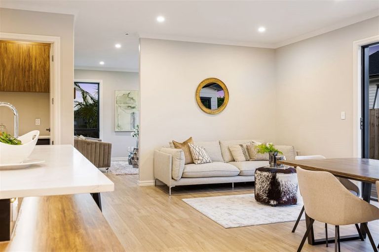 Photo of property in 15 Cutfield Lane, Kumeu, 0810