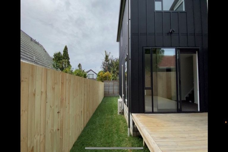 Photo of property in 37e Tawhiri Road, One Tree Hill, Auckland, 1061