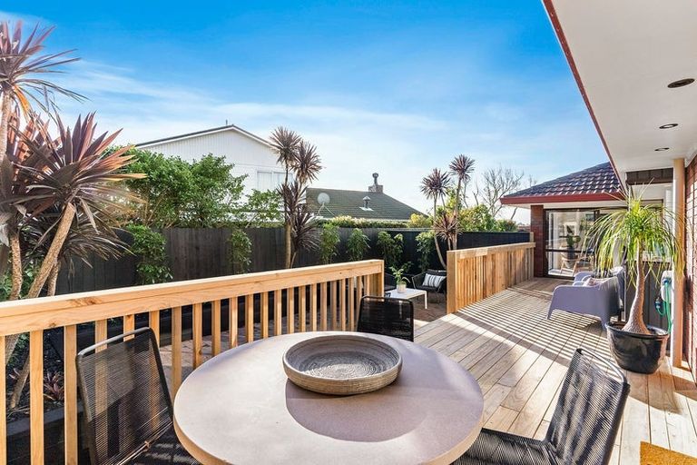 Photo of property in 5 Raddock Place, Farm Cove, Auckland, 2012