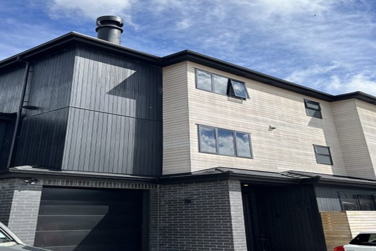 Photo of property in 3 Wyon Way, Flat Bush, Auckland, 2016