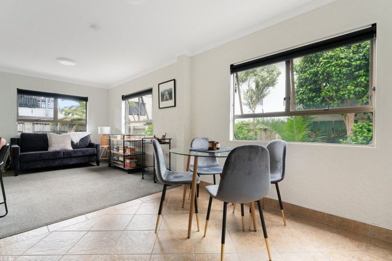 Photo of property in 1/30 Marine Parade, Mount Maunganui, 3116