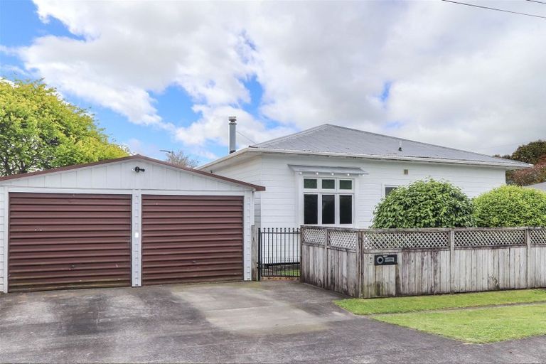 Photo of property in 2 Carrington Street, Inglewood, 4330