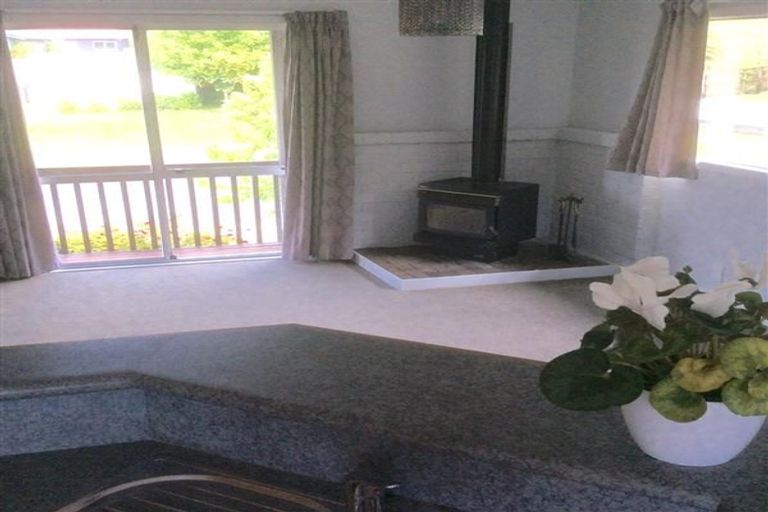 Photo of property in 7 Trengove Place, West Harbour, Auckland, 0618