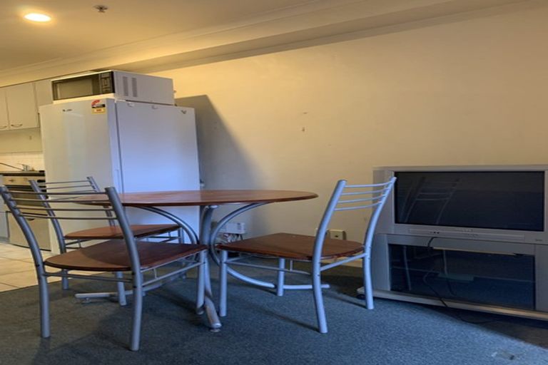 Photo of property in 3 Jessmae Place, Hillcrest, Auckland, 0627