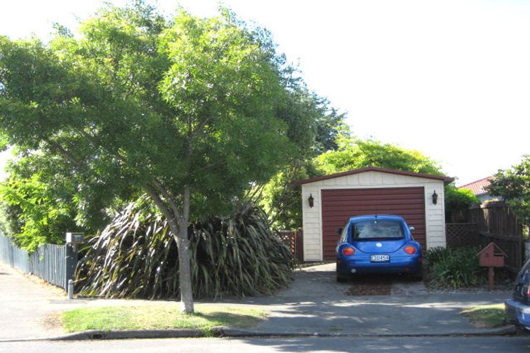 Photo of property in 8 Sequoia Place, Parklands, Christchurch, 8083