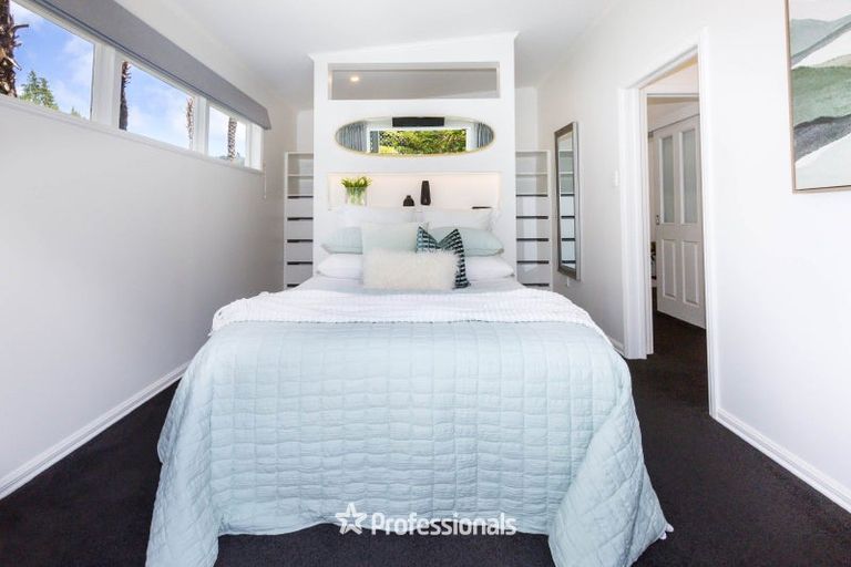 Photo of property in 6 Fendalton Crescent, Pinehaven, Upper Hutt, 5019