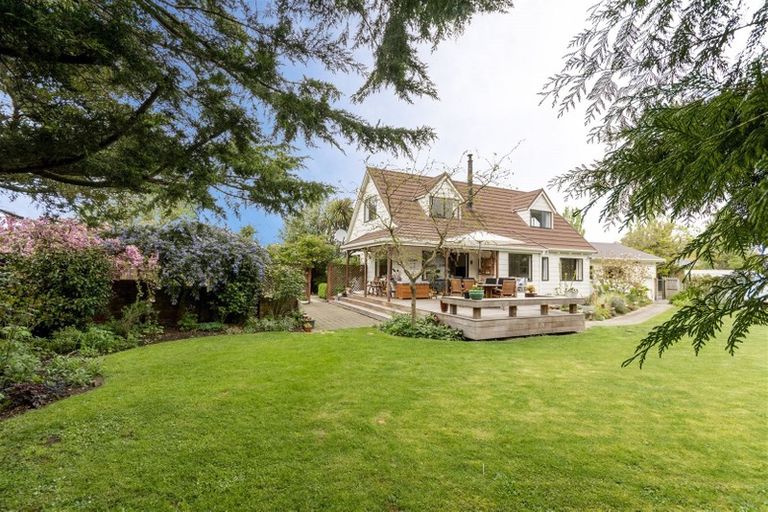 Photo of property in 19 Mckenzie Place, Waikuku Beach, 7402