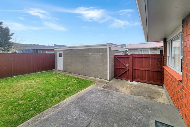 Photo of property in 2 Ferretti Grove, Avalon, Lower Hutt, 5011