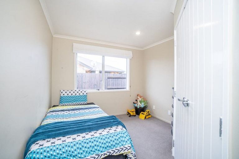Photo of property in 34 Branigan Parade, Kelvin Grove, Palmerston North, 4414