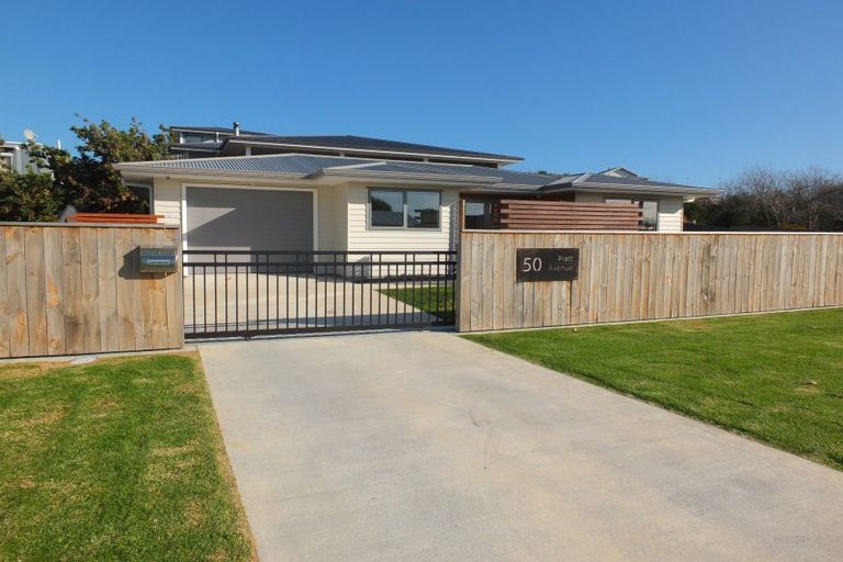 Photo of property in 50 Pratt Avenue, Foxton Beach, Foxton, 4815