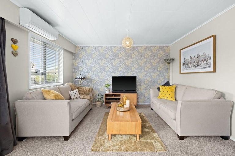 Photo of property in 2/1a Forward Street, Greenmeadows, Napier, 4112