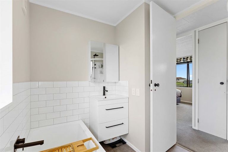 Photo of property in 9a Scott Avenue, Otaki Beach, Otaki, 5512