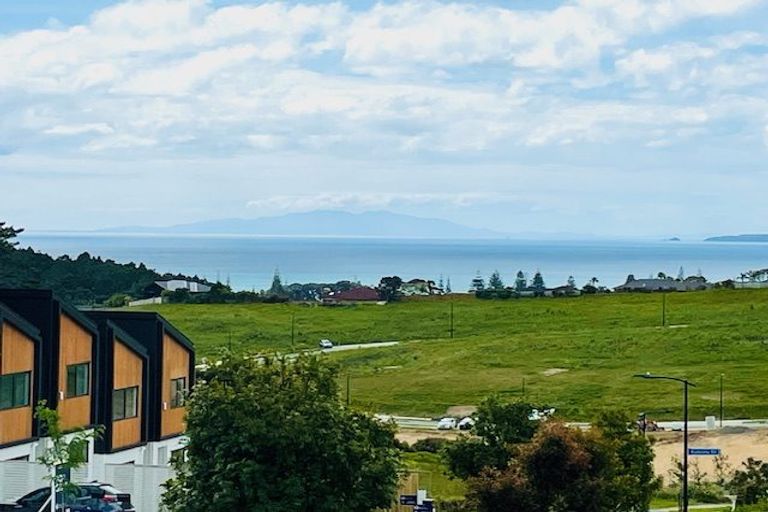 Photo of property in 6 Rockpool Road, Orewa, 0931