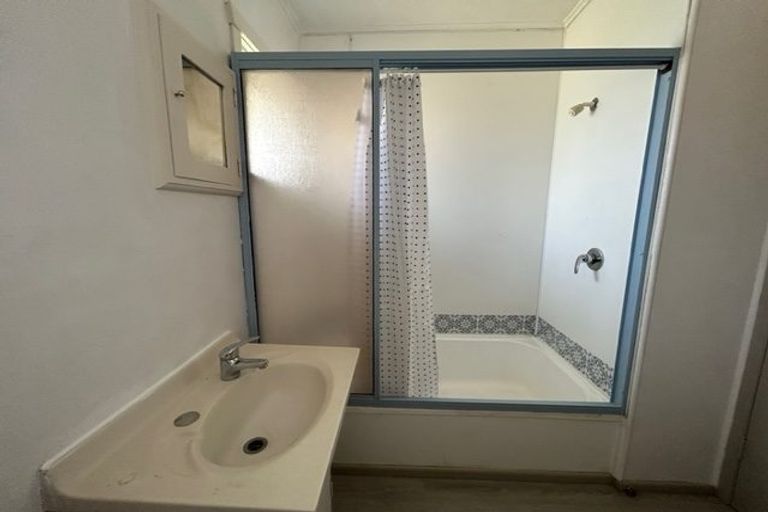 Photo of property in 3a Sutton Crescent, Papatoetoe, Auckland, 2025