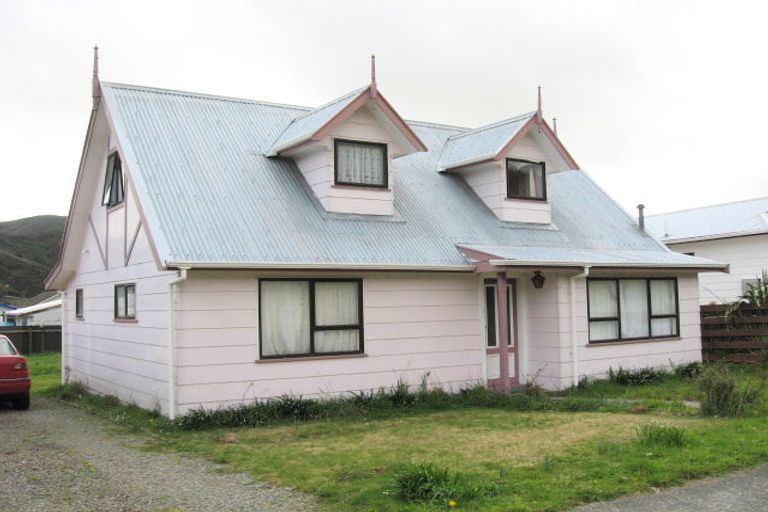Photo of property in 21 Belgrave Street, Wainuiomata, Lower Hutt, 5014