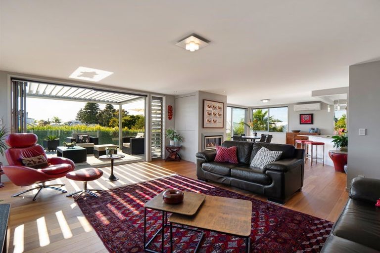 Photo of property in 30 Ngarata Avenue, Mount Maunganui, 3116