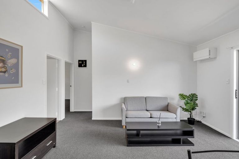 Photo of property in 2/33 Grassways Avenue, Pakuranga, Auckland, 2010