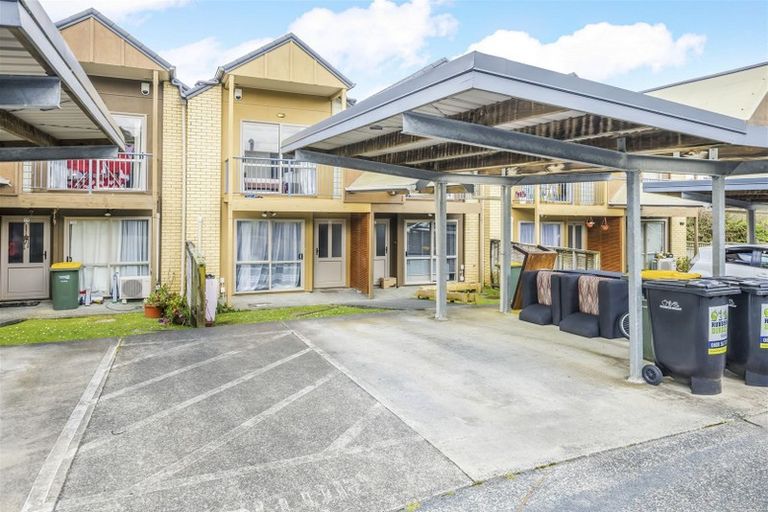 Photo of property in 18/94 Glengarry Road, Glen Eden, Auckland, 0602