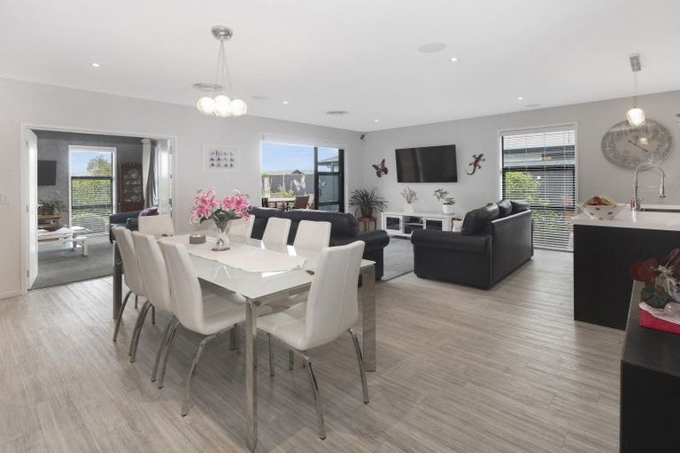 Photo of property in 39 Te Whenu Crescent, Marshland, Christchurch, 8083