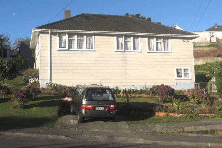 Photo of property in 14 Hereford Street, Cannons Creek, Porirua, 5024