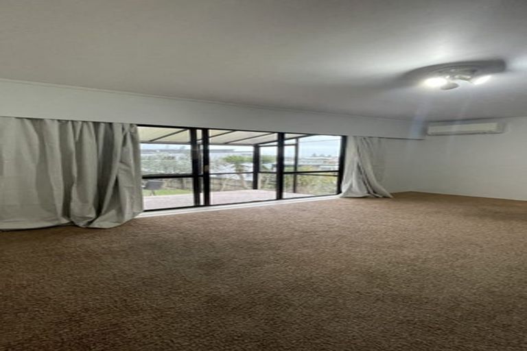 Photo of property in 1/16 Nigel Road, Browns Bay, Auckland, 0630