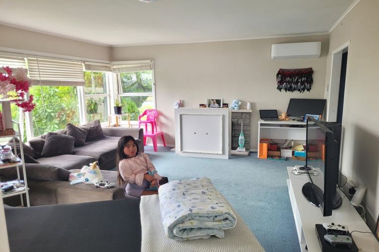 Photo of property in 16 Montmere Avenue, Te Atatu Peninsula, Auckland, 0610