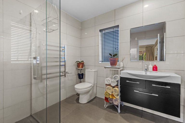 Photo of property in 16 Chippewa Place, Conifer Grove, Takanini, 2112