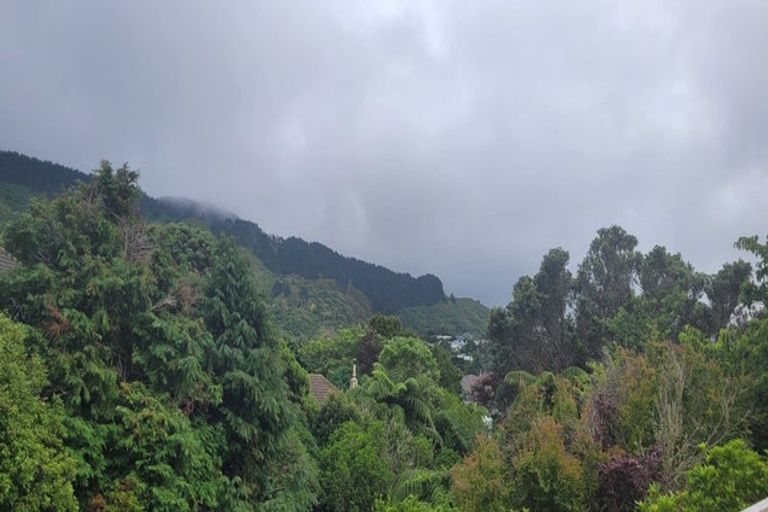 Photo of property in 1a Te Reinga View, Tawa, Wellington, 5028