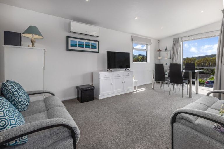 Photo of property in 5a Motuhara Road, Plimmerton, Porirua, 5026