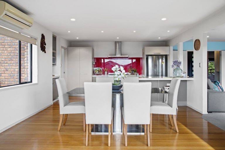 Photo of property in 107 Kitchener Road, Pukekohe, 2120