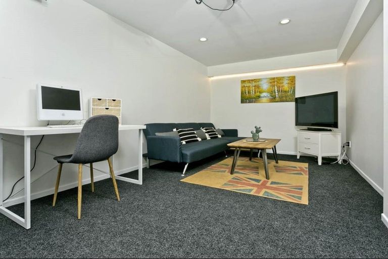 Photo of property in 2/30 Uppingham Crescent, Hillcrest, Auckland, 0627