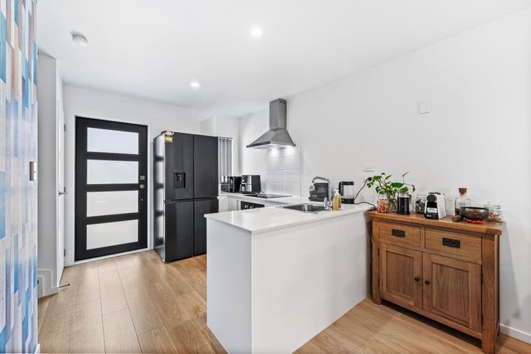 Photo of property in 4/6 South Pacific Place, Henderson, Auckland, 0612