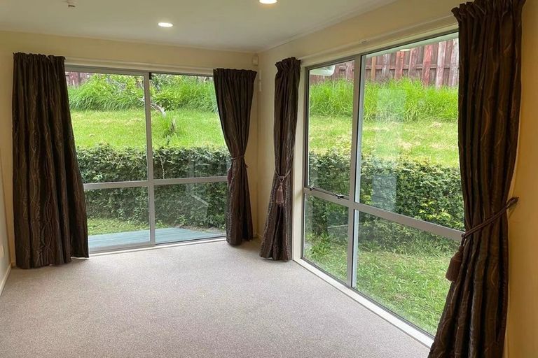 Photo of property in 22 Laser Place, Bayview, Auckland, 0629
