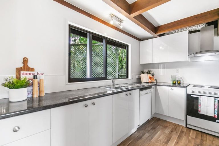 Photo of property in 82d Verbena Road, Birkdale, Auckland, 0626