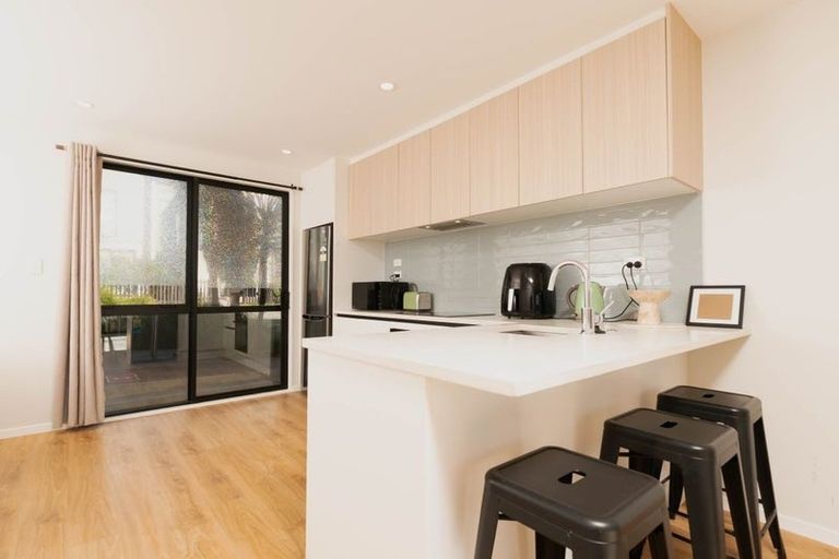 Photo of property in 9b Colin Chester Drive, Silverdale, 0932