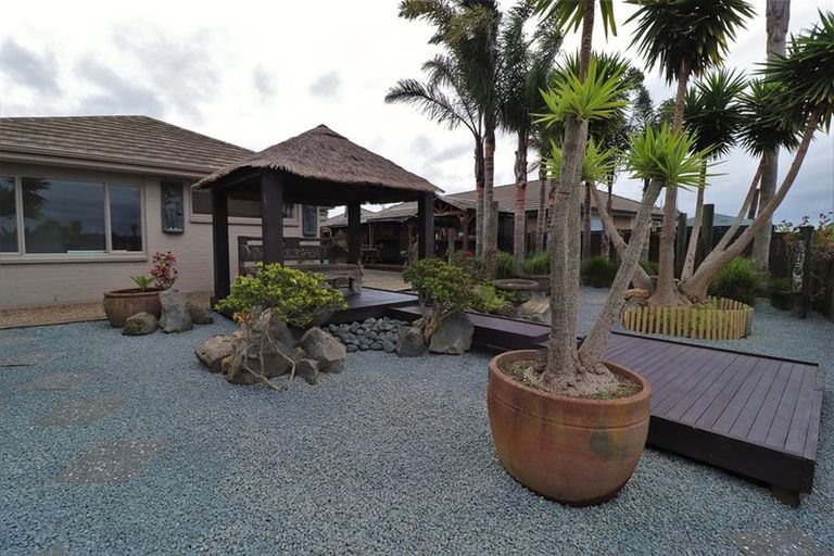 Photo of property in 36 Stranraer Crescent, Wattle Downs, Auckland, 2103